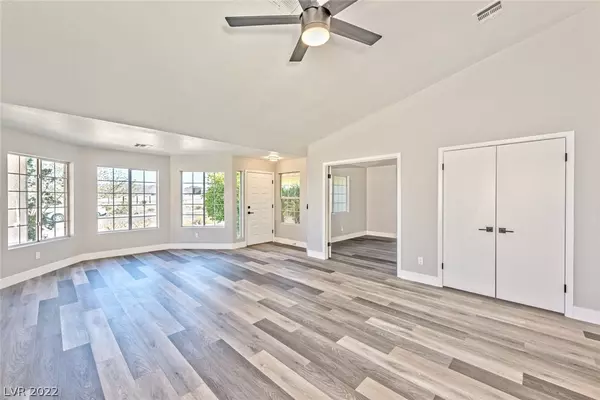 Henderson, NV 89002,707 Chimney Rock DR