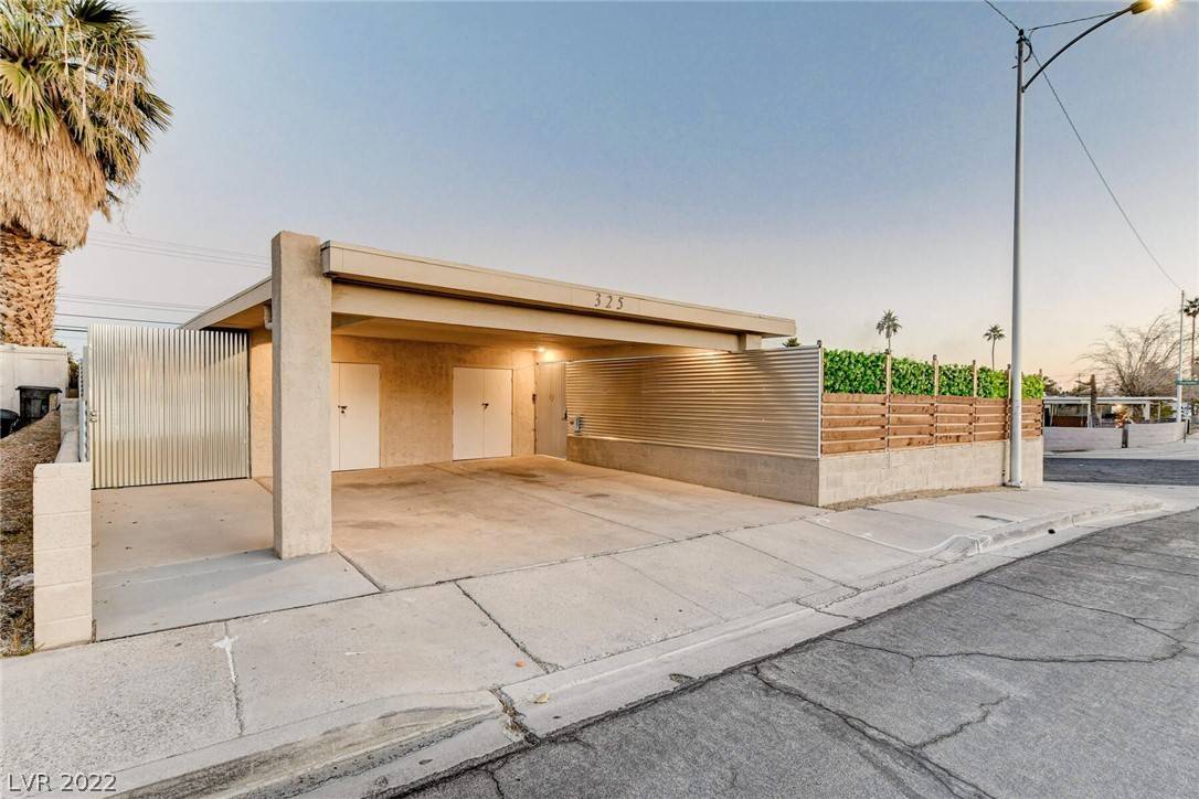 Las Vegas, NV 89107,325 Falcon LN