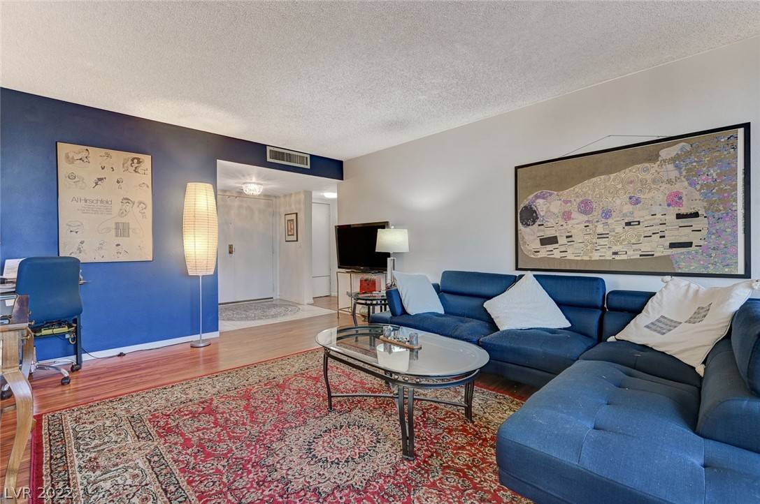 Las Vegas, NV 89169,205 E Harmon AVE #412