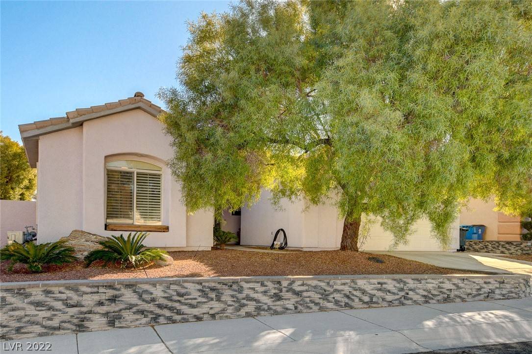 8105 Bandoleer CT, Las Vegas, NV 89131