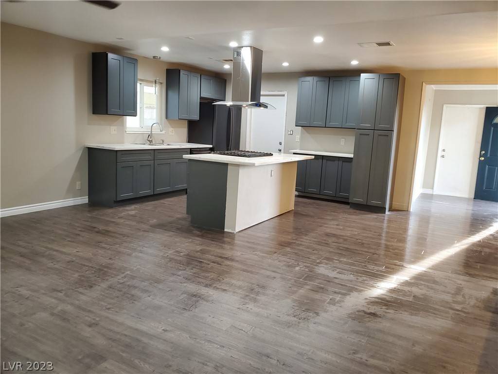 Las Vegas, NV 89145,205 Redstone ST