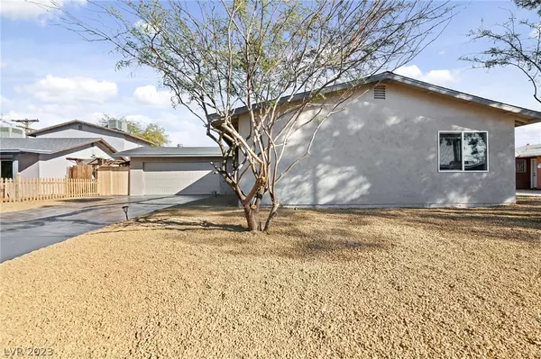 1504 Mezpah DR, Las Vegas, NV 89106