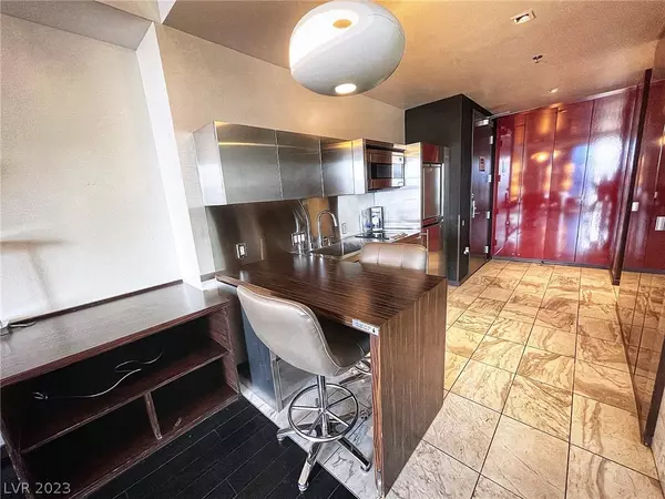 Las Vegas, NV 89103,4381 FLAMINGO RD #32307