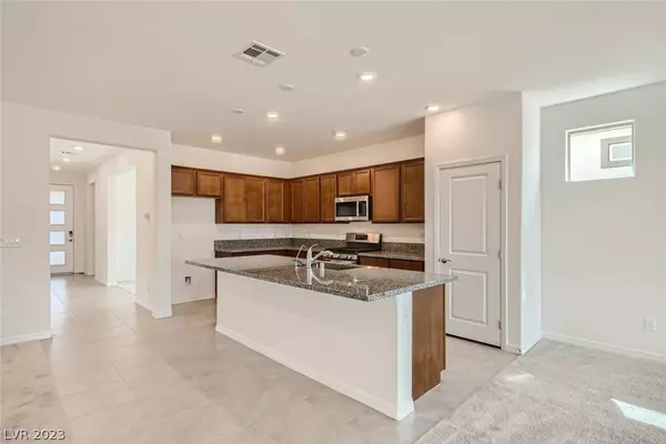 Las Vegas, NV 89143,9624 Sard LN
