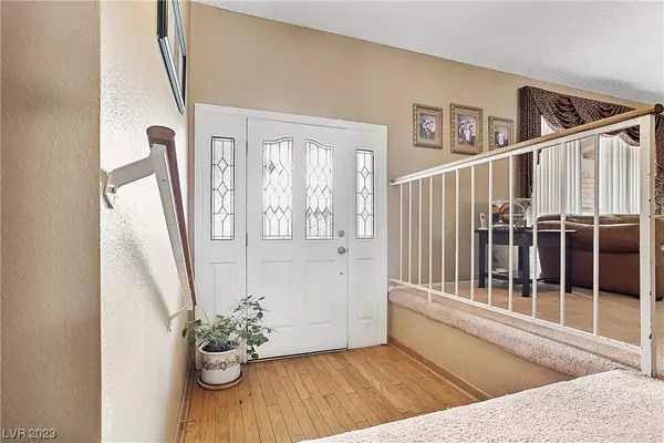 Las Vegas, NV 89117,8748 Vercelli CT