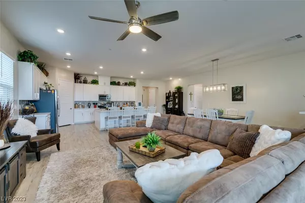 Henderson, NV 89011,350 Orlando Pines AVE