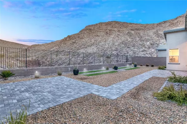 Henderson, NV 89052,2025 LEDGE FIELD CT