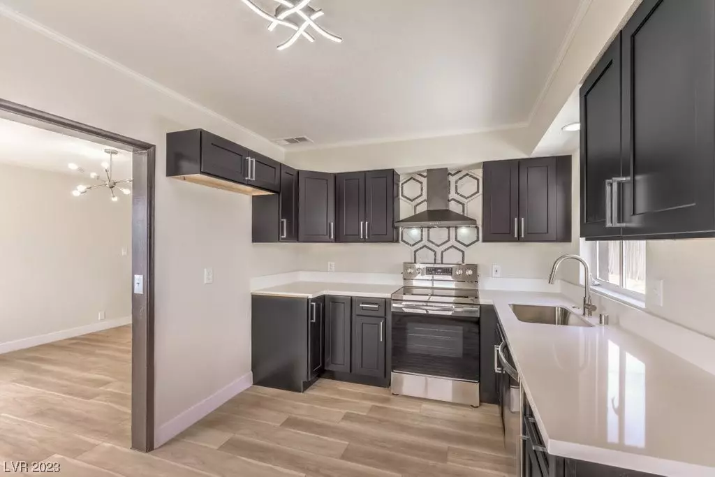 Las Vegas, NV 89107,530 Essex East DR