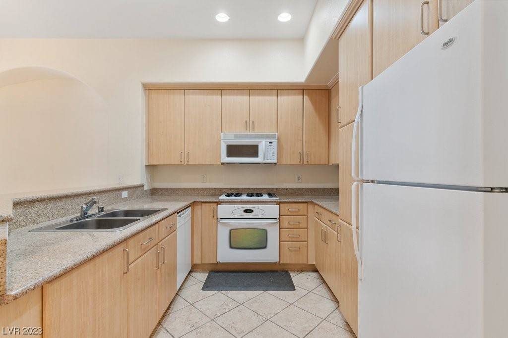 Las Vegas, NV 89123,44 E Serene AVE #116