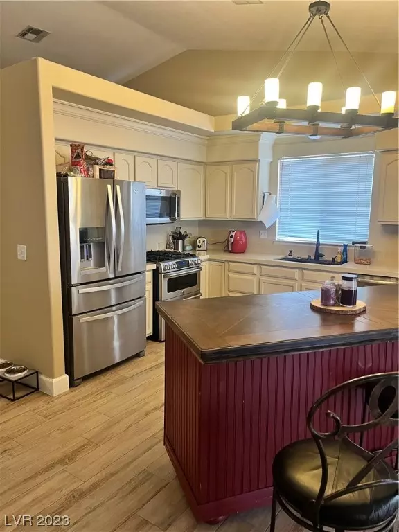 Las Vegas, NV 89149,8201 Bolingbrook AVE