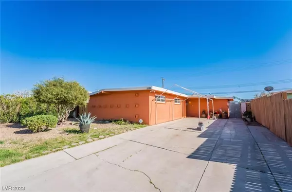 Las Vegas, NV 89122,5053 Hallet DR