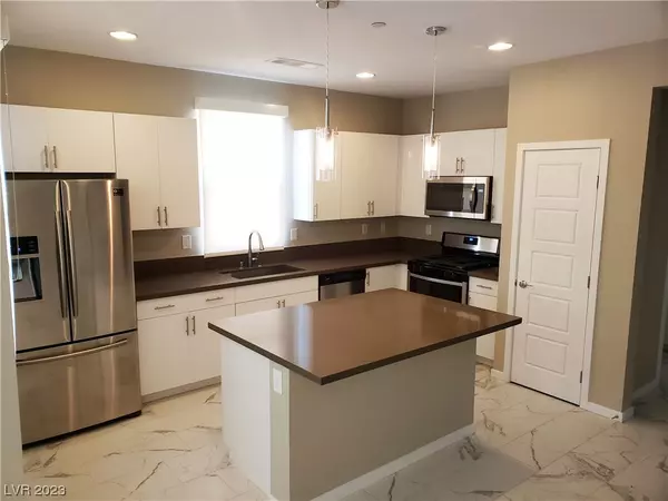 Las Vegas, NV 89135,11251 Hidden Peak AVE #201