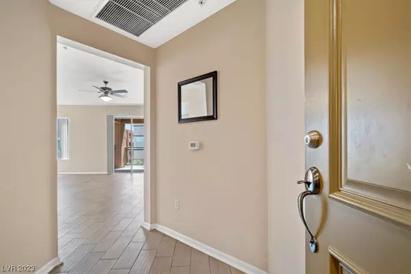 Las Vegas, NV 89123,27 E Agate AVE #402