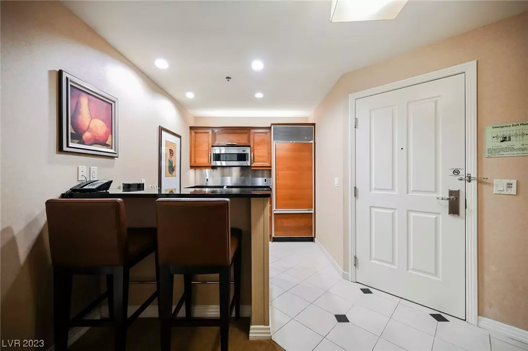 Las Vegas, NV 89109,145 E HARMON AVE #1802