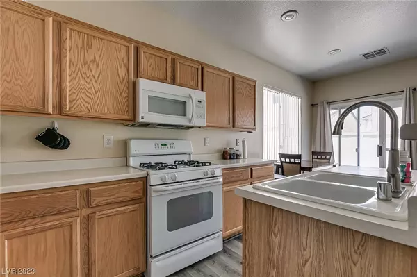 Las Vegas, NV 89139,6018 Darkfeather WAY