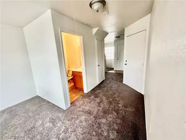 Las Vegas, NV 89142,5330 E Charleston BLVD #35