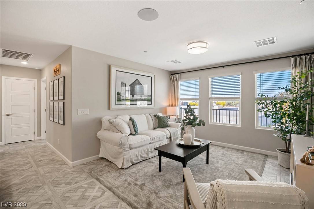 Las Vegas, NV 89115,4916 Chidlaw Avenue #1
