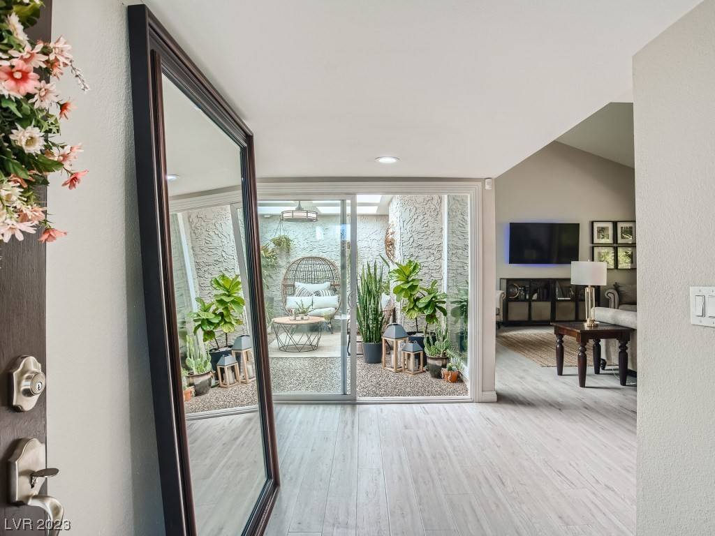 Las Vegas, NV 89121,2740 San Lago CT