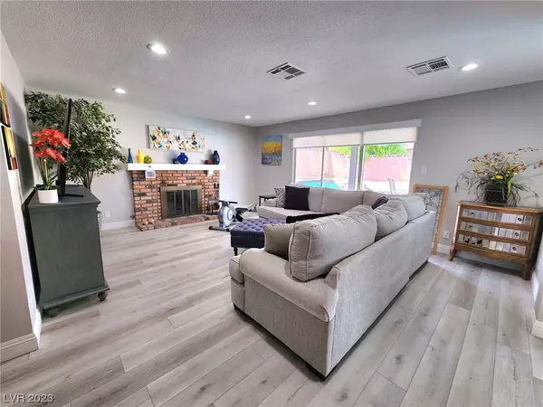 Henderson, NV 89014,333 Medio CT