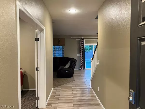 North Las Vegas, NV 89081,5144 Poem CT