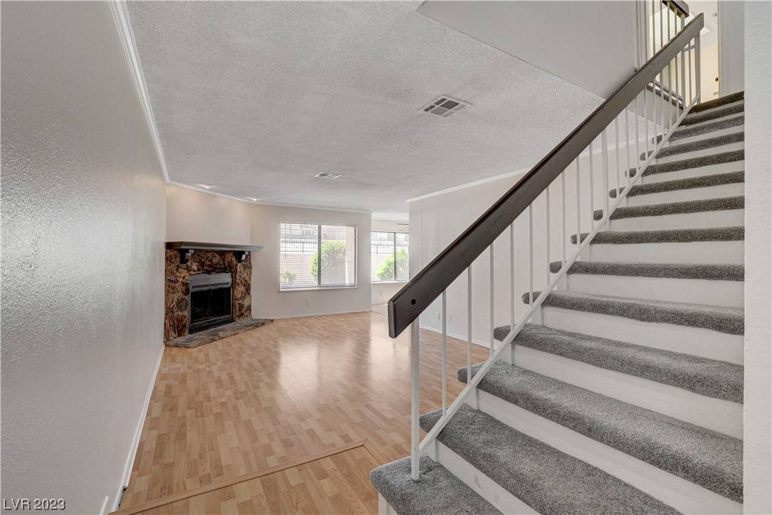 2121 Pine Breeze LN, Las Vegas, NV 89119