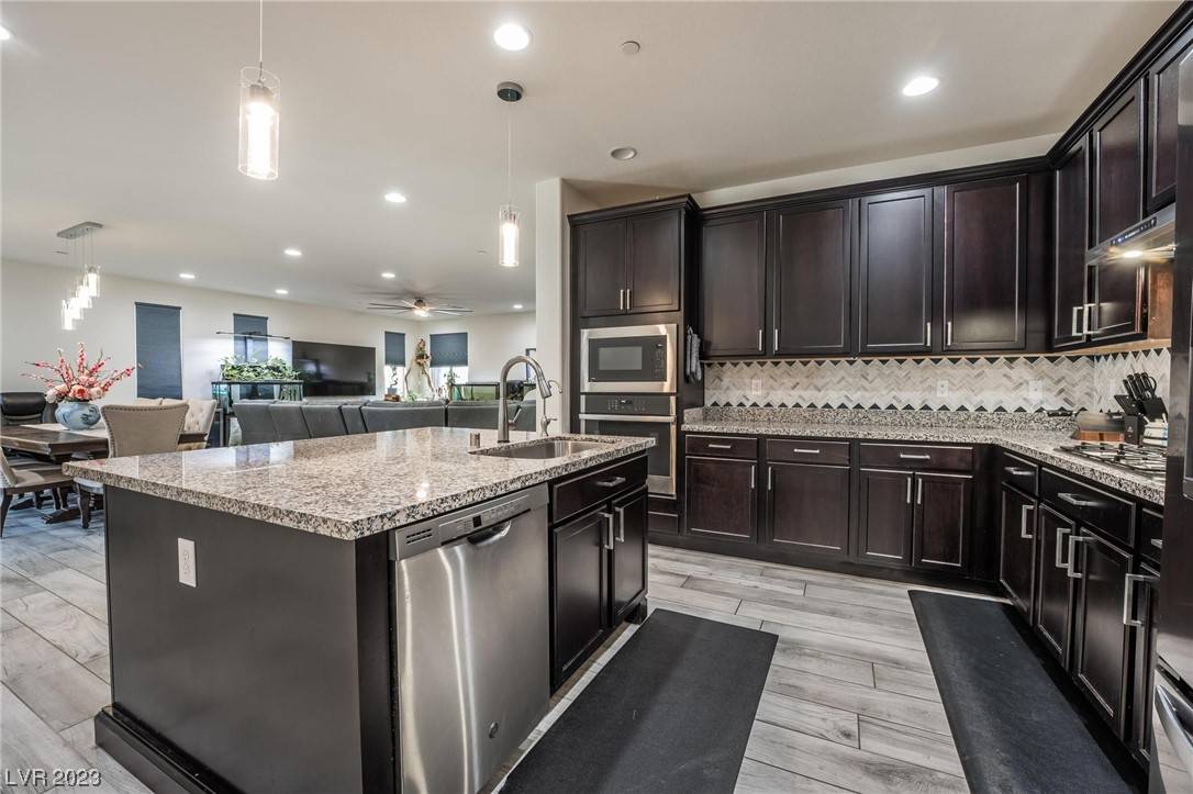 Henderson, NV 89011,1111 E Sunset RD