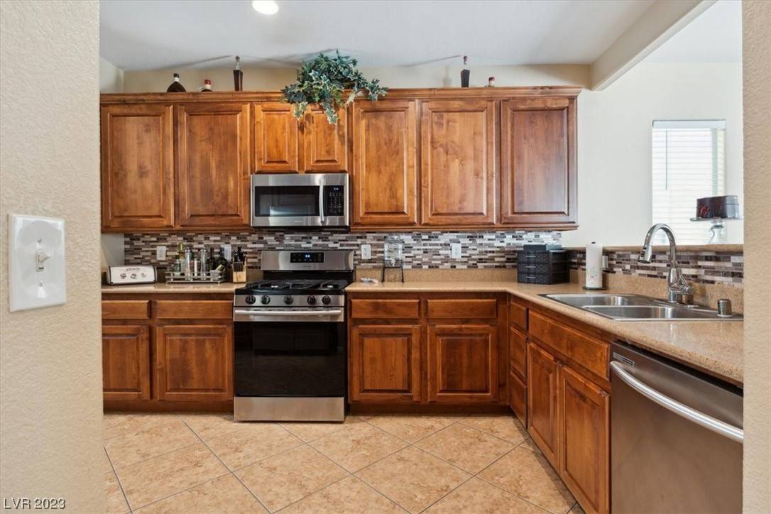 Las Vegas, NV 89149,9144 Beautiful Flower CT