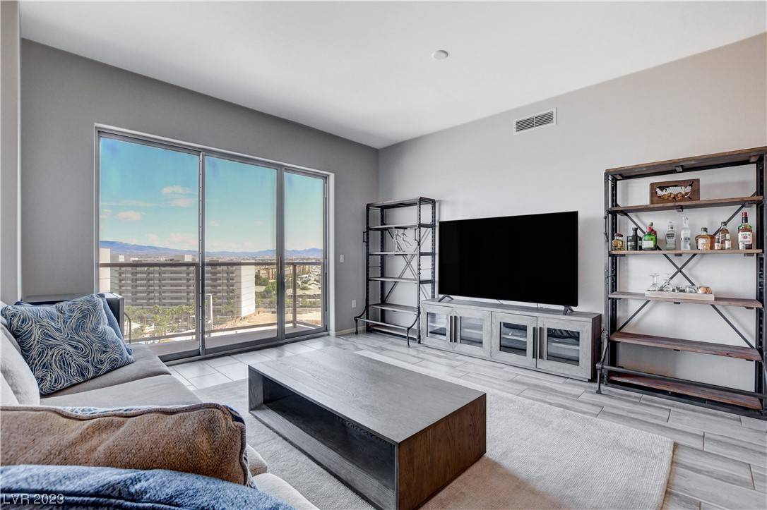Las Vegas, NV 89123,8255 S LAS VEGAS BLVD #1117