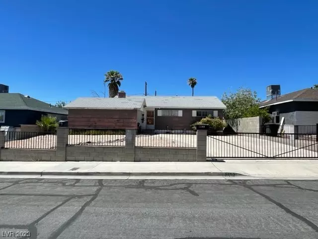 Las Vegas, NV 89107,5509 Flower CIR