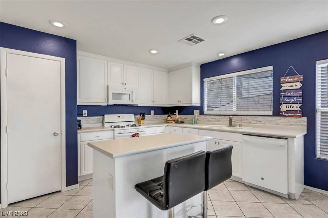Las Vegas, NV 89183,118 Tansy CT