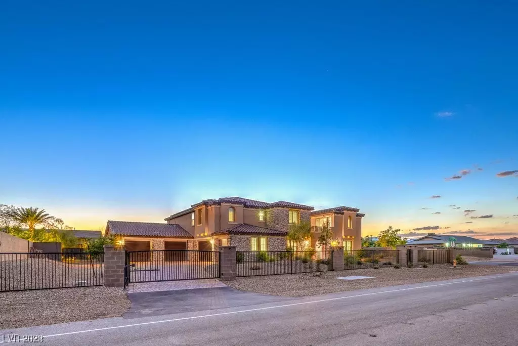 Las Vegas, NV 89113,8615 Jerlyn ST