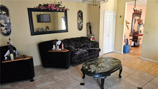 Las Vegas, NV 89147,7209 Topeka DR