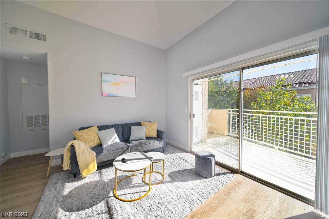 Las Vegas, NV 89118,5000 Red Rock ST #275