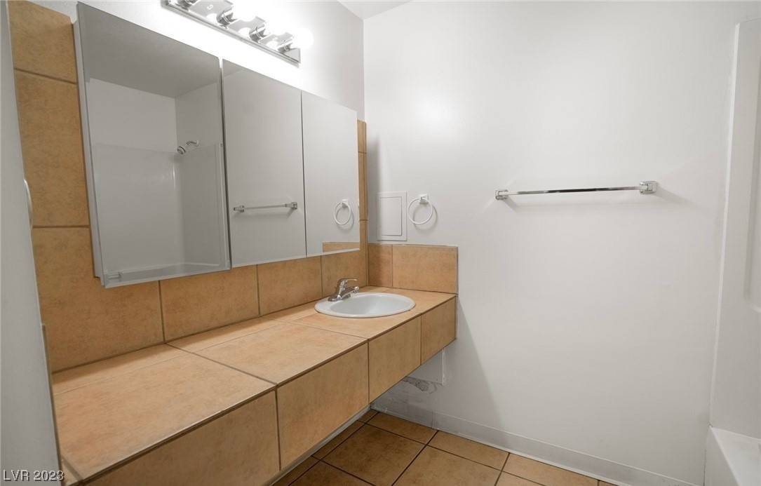 Las Vegas, NV 89107,212 Orland ST #19