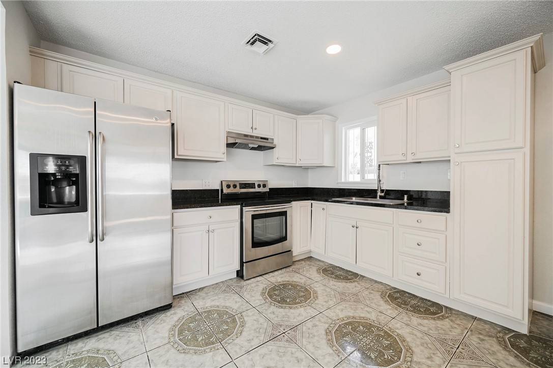 3604 Blue Lake AVE, Las Vegas, NV 89115