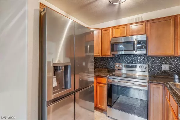 Las Vegas, NV 89117,9325 W Desert Inn RD #165