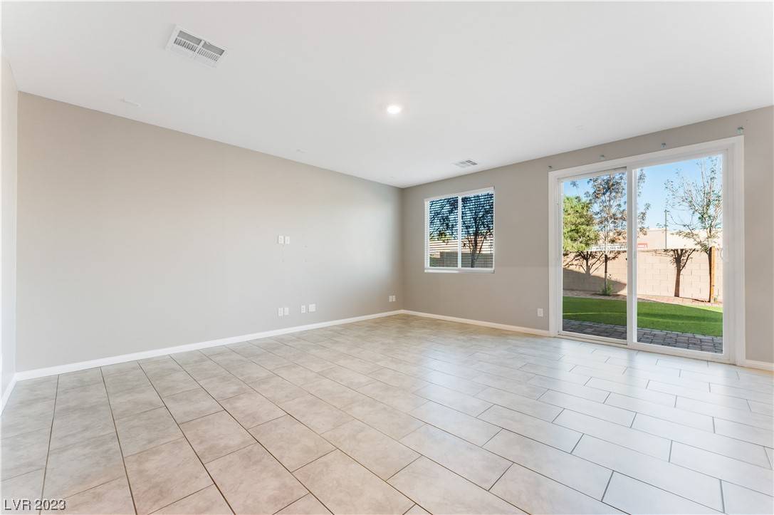 Las Vegas, NV 89123,9292 Bluemist Falls ST