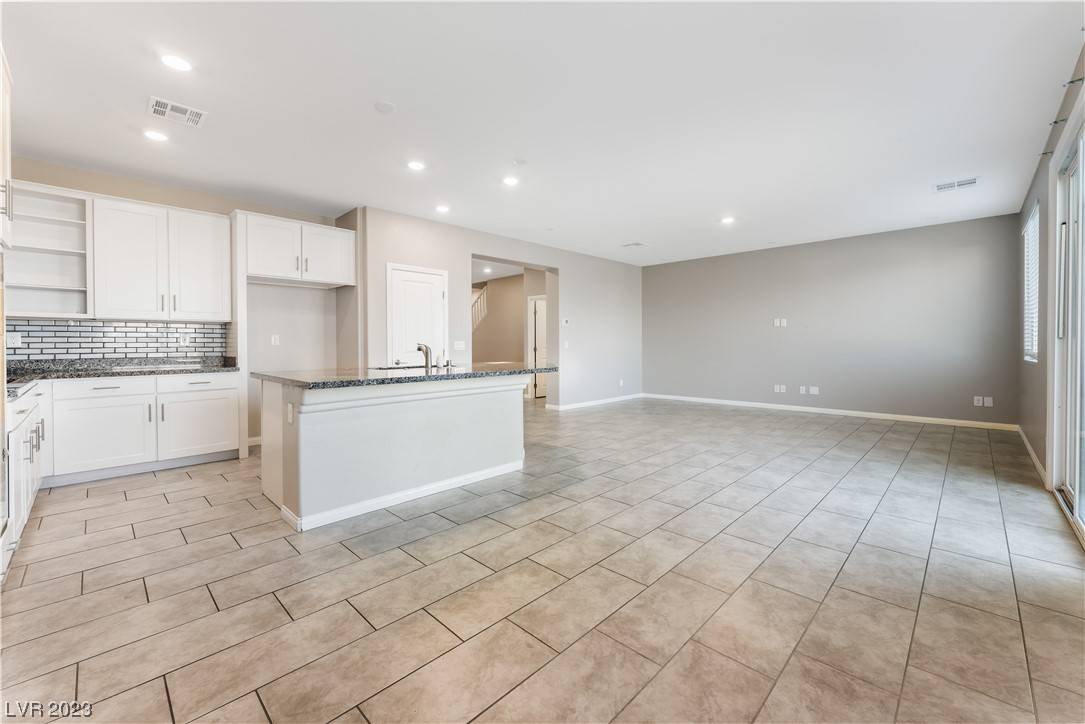 Las Vegas, NV 89123,9292 Bluemist Falls ST