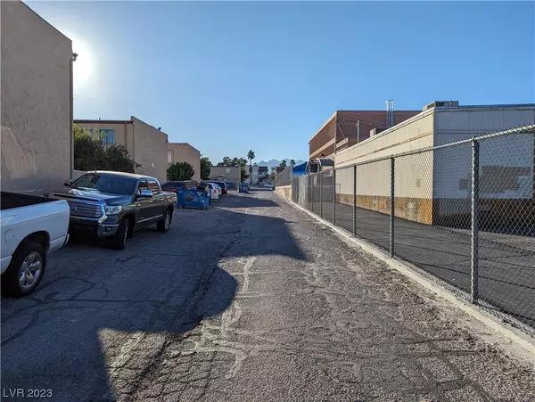 Las Vegas, NV 89108,5624 W Lake Mead BLVD