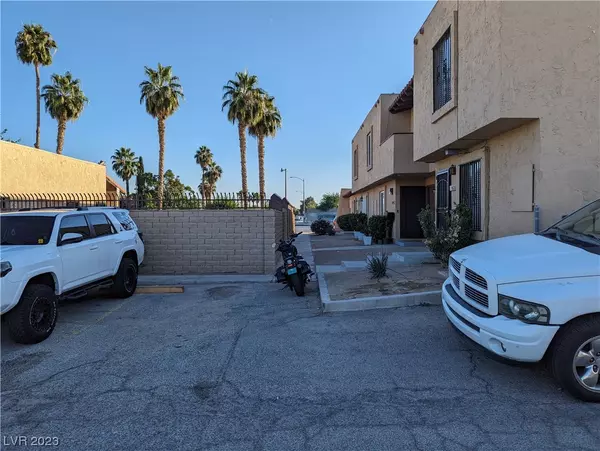Las Vegas, NV 89108,5624 W Lake Mead BLVD