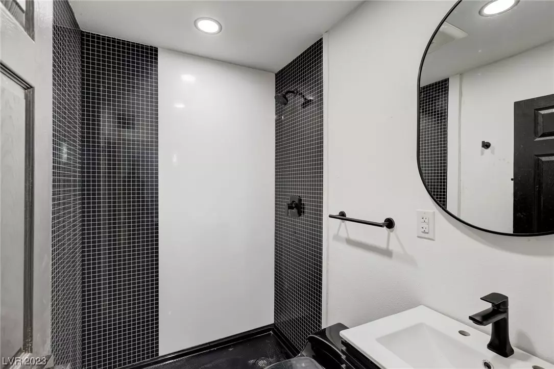 Las Vegas, NV 89102,1922 Fairfield AVE #102