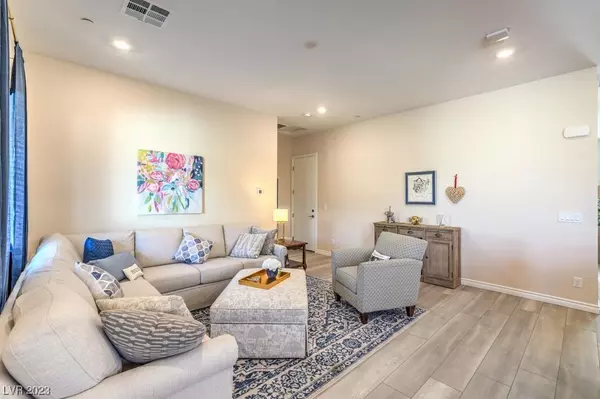 Henderson, NV 89011,208 Bellini Peak AVE