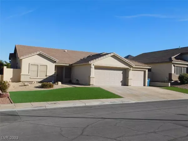 28 Woodcarver ST, Henderson, NV 89012