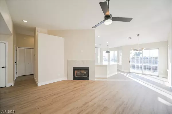 Henderson, NV 89015,250 Mariposa WAY