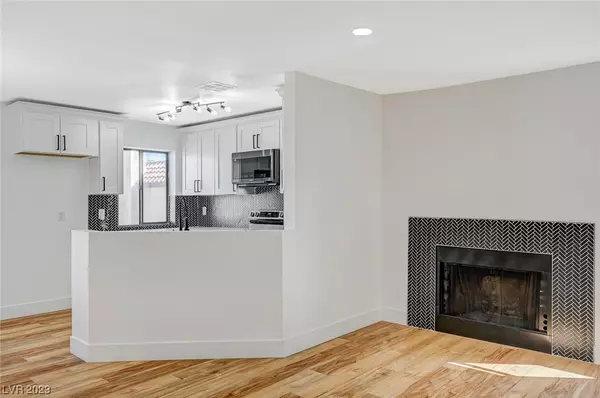 North Las Vegas, NV 89030,2112 Venus AVE #D