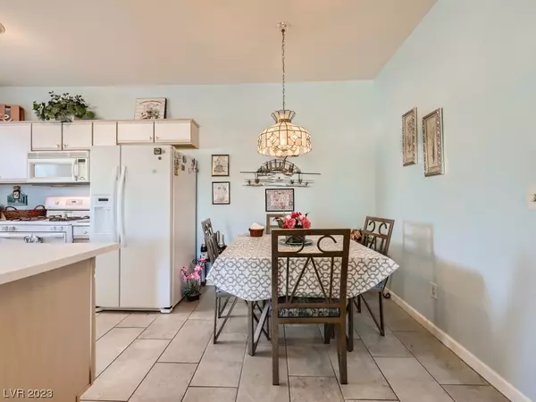 Las Vegas, NV 89122,5750 E Hacienda AVE #212