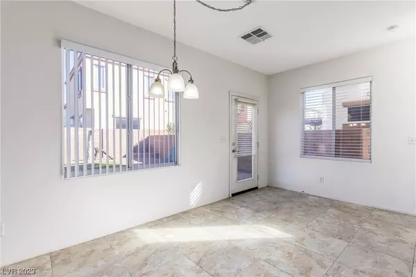 Henderson, NV 89011,736 Easter Lily PL