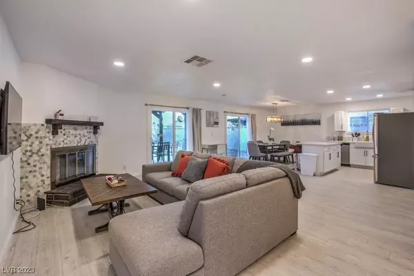 Las Vegas, NV 89103,4478 Eureka CIR