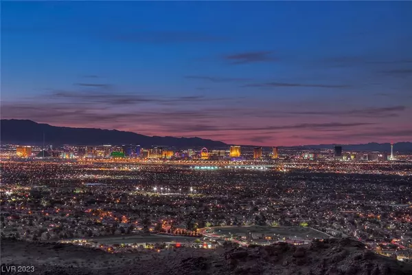 531 Rock Peak DR, Henderson, NV 89012