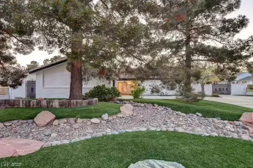 Las Vegas, NV 89117,3215 Rosanna ST